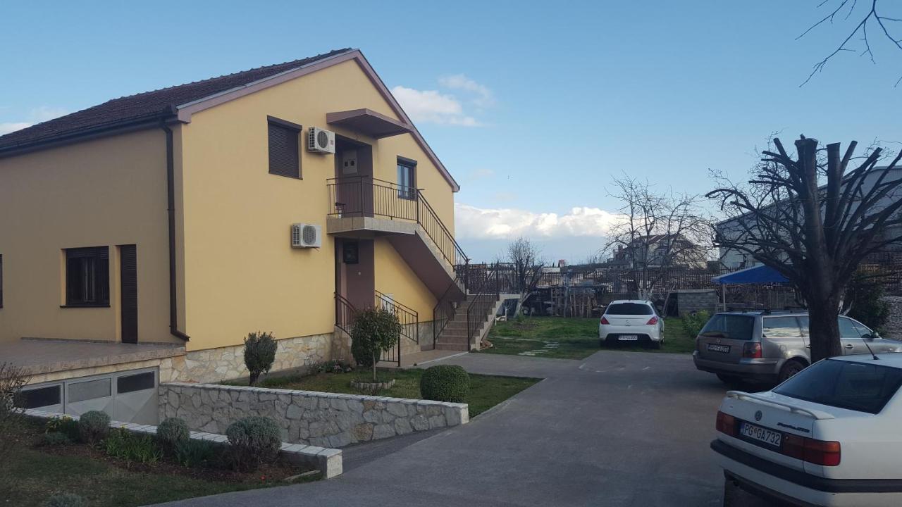 Hostel Vera - Airport Podgorica Mitrovici  Exterior photo